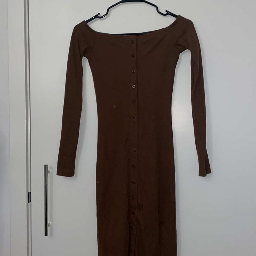 Off shoulder brown midi dress with buttons design